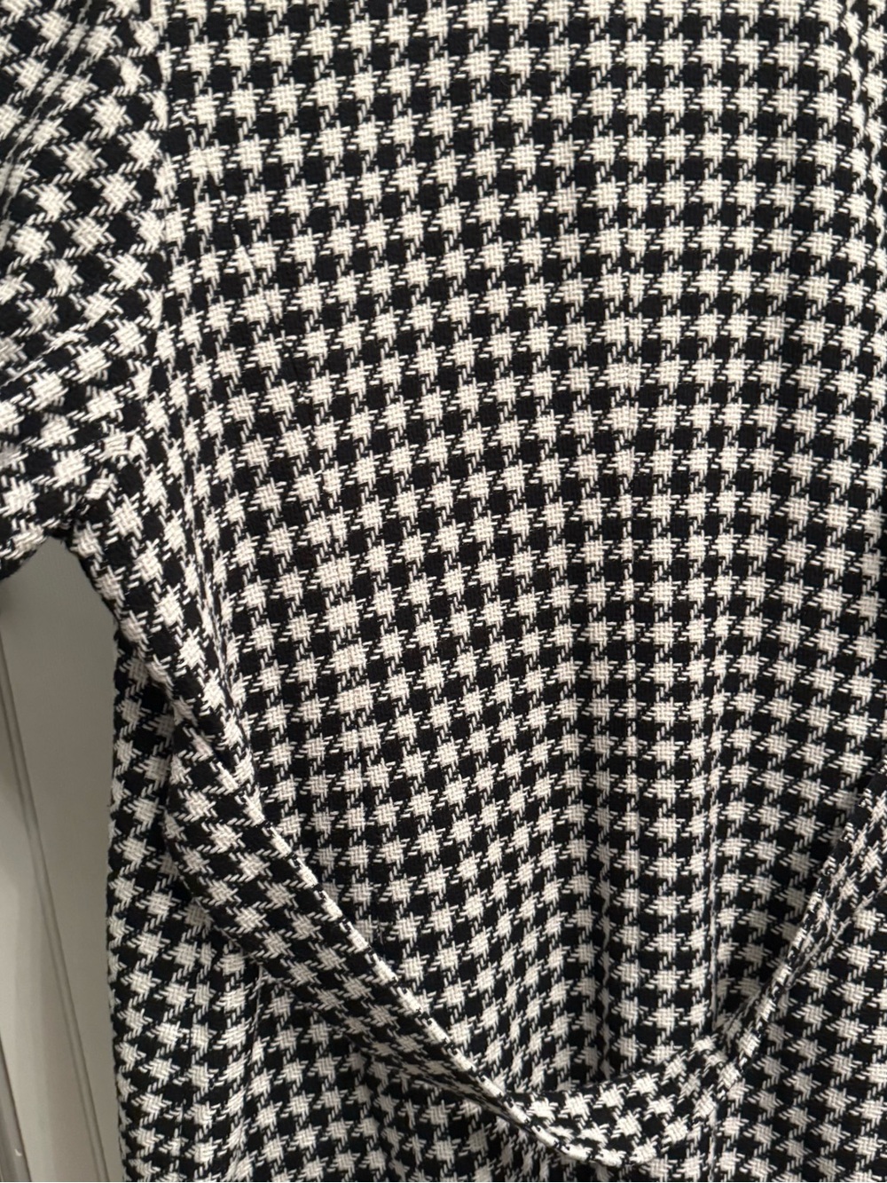 Ashley Stewart Black & White Houndstooth Double-Breasted full length coat. - Picture 5 of 6